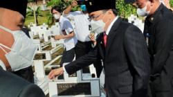Jelang HUT Kemerdekaan, Pemkot Manado Tabur Bunga ke Makam Pahlawan