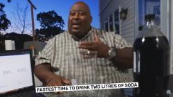 Rekor Dunia, Pria Ini Minum 2 Liter Soda Kurang dari 20 Detik