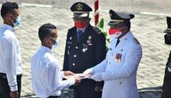 Bupati Tanimbar Serahkan Remisi untuk 135 Narapidana