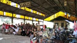 Rayakan HUT RI, Komunitas Ontel Sepeda Kuno Kudus Napak Tilas ke Stasiun Wergu Kulon