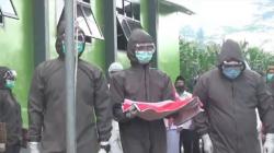 Kenakan APD Lengkap, Nakes di Banjarnegara Gelar Upacara HUT RI 