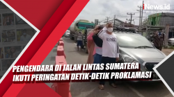 Video Pengendara di Jalan Lintas Sumatera Ikuti Peringatan Detik-Detik Proklamasi