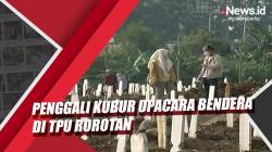 Penggali Kubur Upacara Bendera di TPU Rorotan 