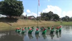 Ajak Jaga Lingkungan, Petugas Kebersihan di Tulungagung Gelar Upacara di Sungai 