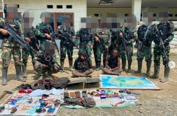 Satgas Yonif Para Raider 501 Kostrad Tangkap 2 Anggota Kelompok Separatis Teroris Papua