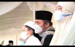 Tangis Pilu Herman Deru dan Istri Iringi Pemakaman Percha Leanpuri