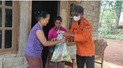 SAR Karanganyar Bagikan Ratusan Paket Sembako dan Sayuran ke Warga Terdampak Pandemi 