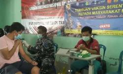 Lanal Babel Vaksinasi 5.662 Warga Maritim Belinyu