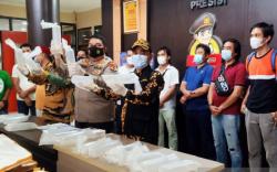Geledah Mobil Tak Bertuan Depan ATM, Polisi Temukan Barang Bukti Senilai Rp11 Miliar<