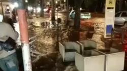 Pipa PDAM Diduga Pecah, Simpang Riau-Aceh Bandung Terendam Air<