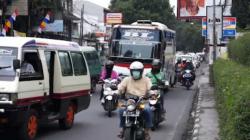 Weekend, Jalur ke Kawasan Wisata Lembang Dipadati Kendaraan Jabodetabek
