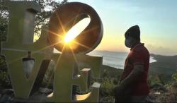 Menikmati Keindahan Panorama Senja di Bukit Love Karimunjawa