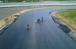 Viral 3 Pemotor RX King Masuk Sirkuit Mandalika, Netizen: Harus Disanksi Tegas