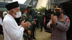 Kapolri Tinjau Vaksinasi Covid-19 di 41 Ponpes Jawa Timur