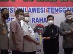 Pulang Kampung, Apriyani Rahayu Peraih Emas Olimpiade Tokyo Dihadiahi Mobil Mewah<