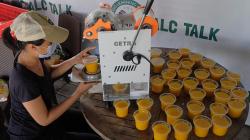 Membuat Jamu Khas Bali untuk Meningkatkan Imunitas