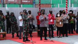 Panglima TNI Bersama Kapolri Tinjau Isolasi Apung Terpusat KM Tidar di Jayapura