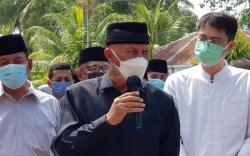 Gubernur Sumbar Lepas Jenazah Nasrul Abit ke Peristirahatan Terakhir