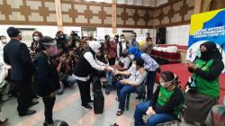 Khofifah Serahkan Kasus Bupati Jember Terima Honor Pemakaman Covid-19 ke Aparat