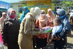 Resmikan Program Permata Bunda, Bupati Barito Kuala Minta Dikolaborasikan dengan Program Bulin Tertawa