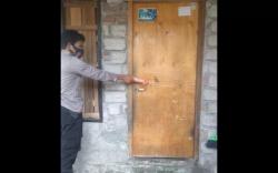 Tak Terima Dituding Intip Istri Orang Mandi, Pria Ini Rusak Rumah Warga