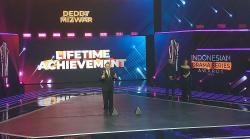 Deddy Mizwar Terima Penghargaan Lifetime Achievement di Indonesian Drama Series Awards 2021
