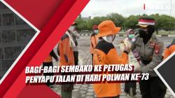 Video Polwan Bagikan Sembako ke Petugas Penyapu Jalan di Kota Palangkaraya Peringati Hari Jadi ke-73