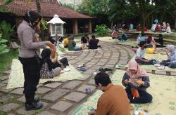 Sosok Kapolsek Pakem Kompol Nuning Sukarminingsih, Jadikan Rumah Surga dan Kantor Istana 