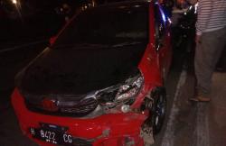 Sedan Melaju Kencang Tabrak Motor di Sleman, Pengendara Terluka