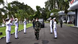 Tingkatkan Sinergitas Lintas Matra, Pangdam Pattimura Sambangi Danlanud dan Danlantamal