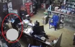 Viral Maling Bugil Terekam Kamera CCTV Gasak Uang Rp4 Juta