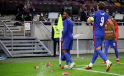 Fans Hungaria Berulah, Pemain Inggris Diteror Teriakkan Suara Monyet dan Gelas Plastik