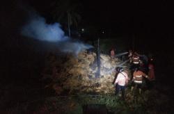 Gudang Sabut Kelapa Terbakar, Pemilik Merugi Ratusan Juta 