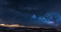 Langit Berwarna Gelap di Malam Hari, Begini Penjelasannya