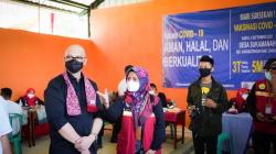 Dukung Pengembangan Agrowisata di Desa Sukamanah Cianjur, ABJ Gelar Vaksinasi 