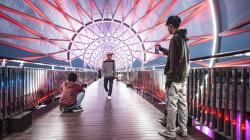 Warna-warni Atap JPO Tapal Kuda Lenteng Agung yang Instagramable