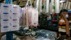 Pedagang Pasar Santa Pajang Sertifikat Vaksin di Lapak-Lapak