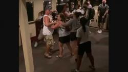 Baku Hantam 2 Kelompok Perempuan di Taman Hiburan, Saling Pukul di Depan Anak-Anak