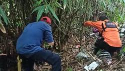 Ular Besar Tiba-tiba Muncul di Dapur, Warga Nagrak Sukabumi Panik