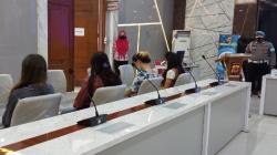 Prostitusi Online di Apartemen Bandung Terbongkar, Muncikari dan 6 Wanita Muda Ditangkap<