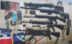  TNI Dibantu Warga Tangkap 2 Anggota KKB, Sita 5 Senpi dan Puluhan Amunisi