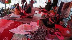 Rumah Terendam, Ratusan Korban Banjir Luapan Sungai Katingan Mengungsi 