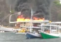 Kronologi Kapal Pinisi Angkut Puluhan Wisatawan Terbakar di Labuan Bajo