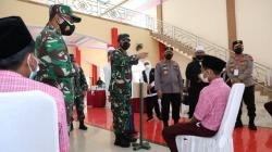 Panglima TNI dan Kapolri Cek Vaksinasi di Kampus Cor Jesu Malang serta Ponpes An Nur 2<