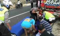 Ngeri, Perempuan Pemotor Ini Ditabrak Truk dan Terseret hingga 20 Meter 