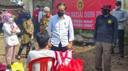 Presiden Jokowi Didampingi Kepala BIN Tinjau Vaksinasi Door to Door di Klaten