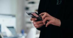 Cara Mengurangi Paparan Cahaya Biru Smartphone, Wajib Coba!