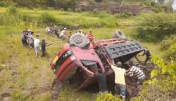 Mesin Mati saat Jalan Menanjak, Truk Pasir di Jember Masuk Jurang