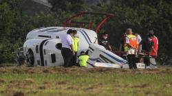 Foto-Foto Helikopter Terguling saat Latihan di Bandara Budiarto Tangerang