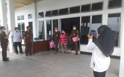 Bertahun-tahun Korupsi Dana Desa, Ibu Kades Ini Ditahan Kejaksaan